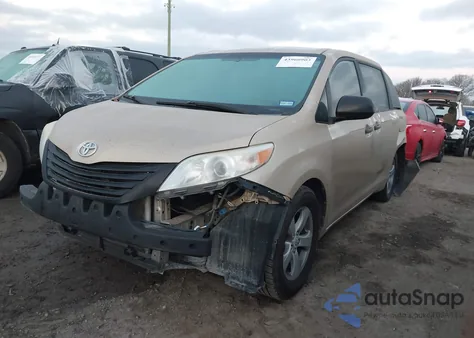 2012 Toyota Sienna Base 7 Passenger z USA, uszkodzony, nr VIN 5TDKA3DC0CS012176